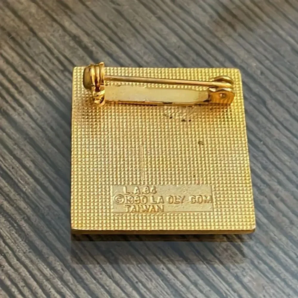 Vintage Sports Illustrated 1980 Olympic Lapel Pin Enamel Pin